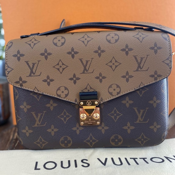 ***SOLD*** Louis Vuitton Pochette Metis Reverse. Not for sale - Picture 2 of 12